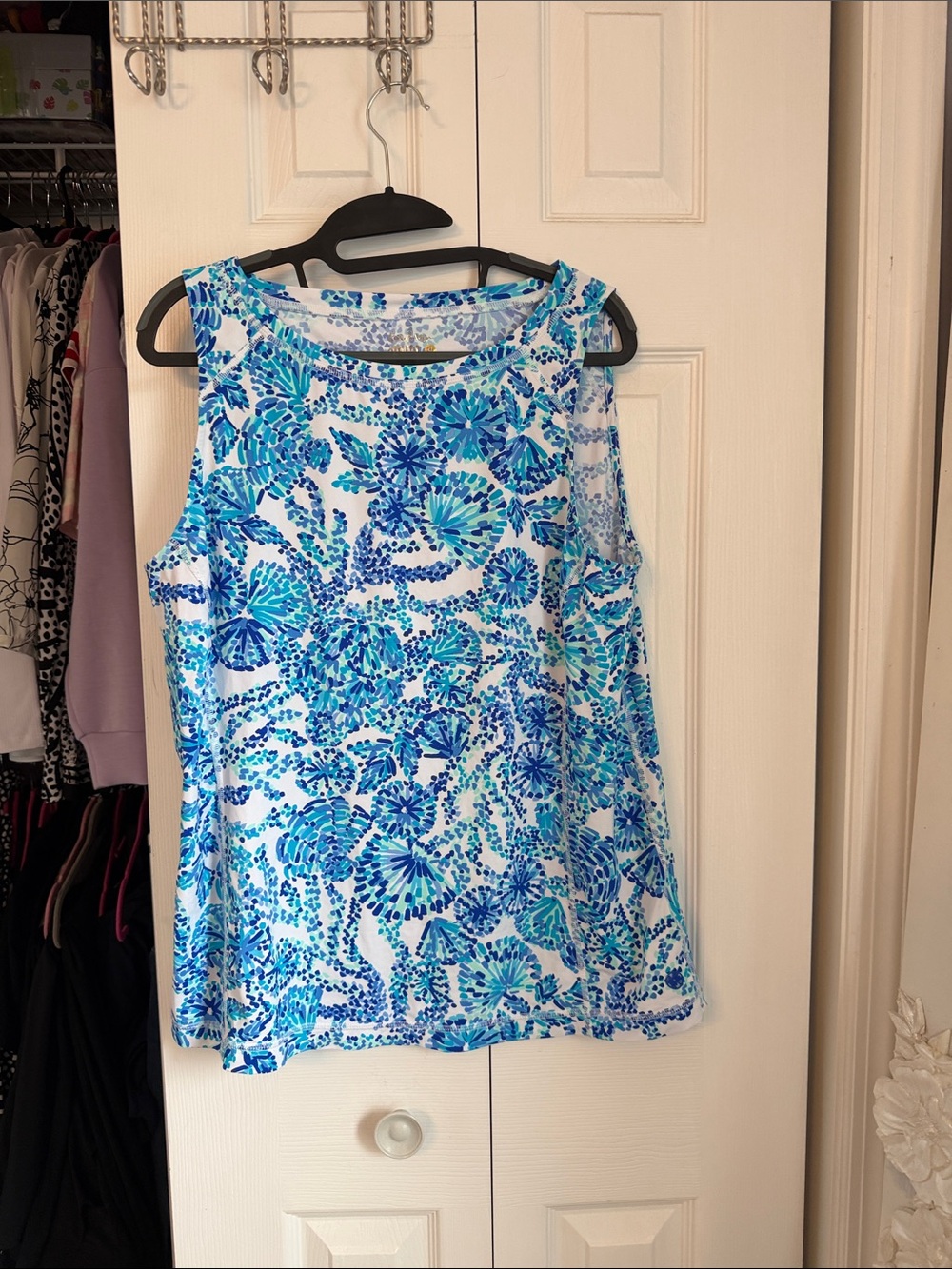 Very good used Lilly Pulitzer renay tank in shell me you love me size xl